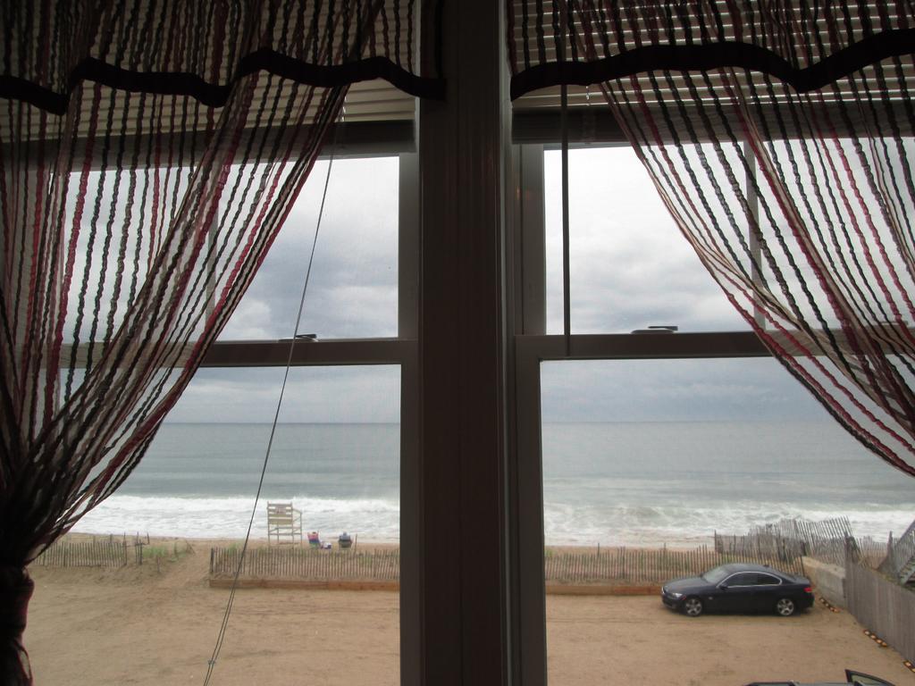 Misquamicut Beach Front Inn Westerly Exterior photo