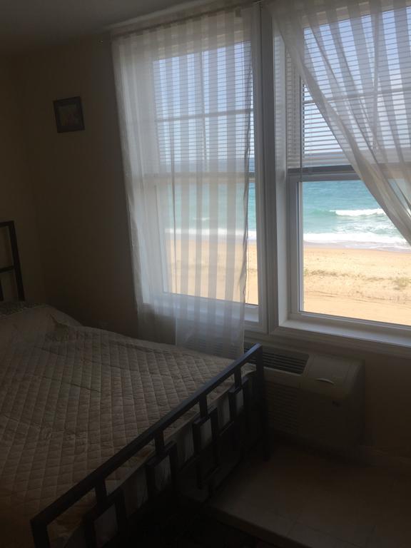 Misquamicut Beach Front Inn Westerly Exterior photo