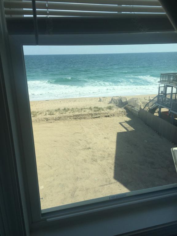 Misquamicut Beach Front Inn Westerly Exterior photo