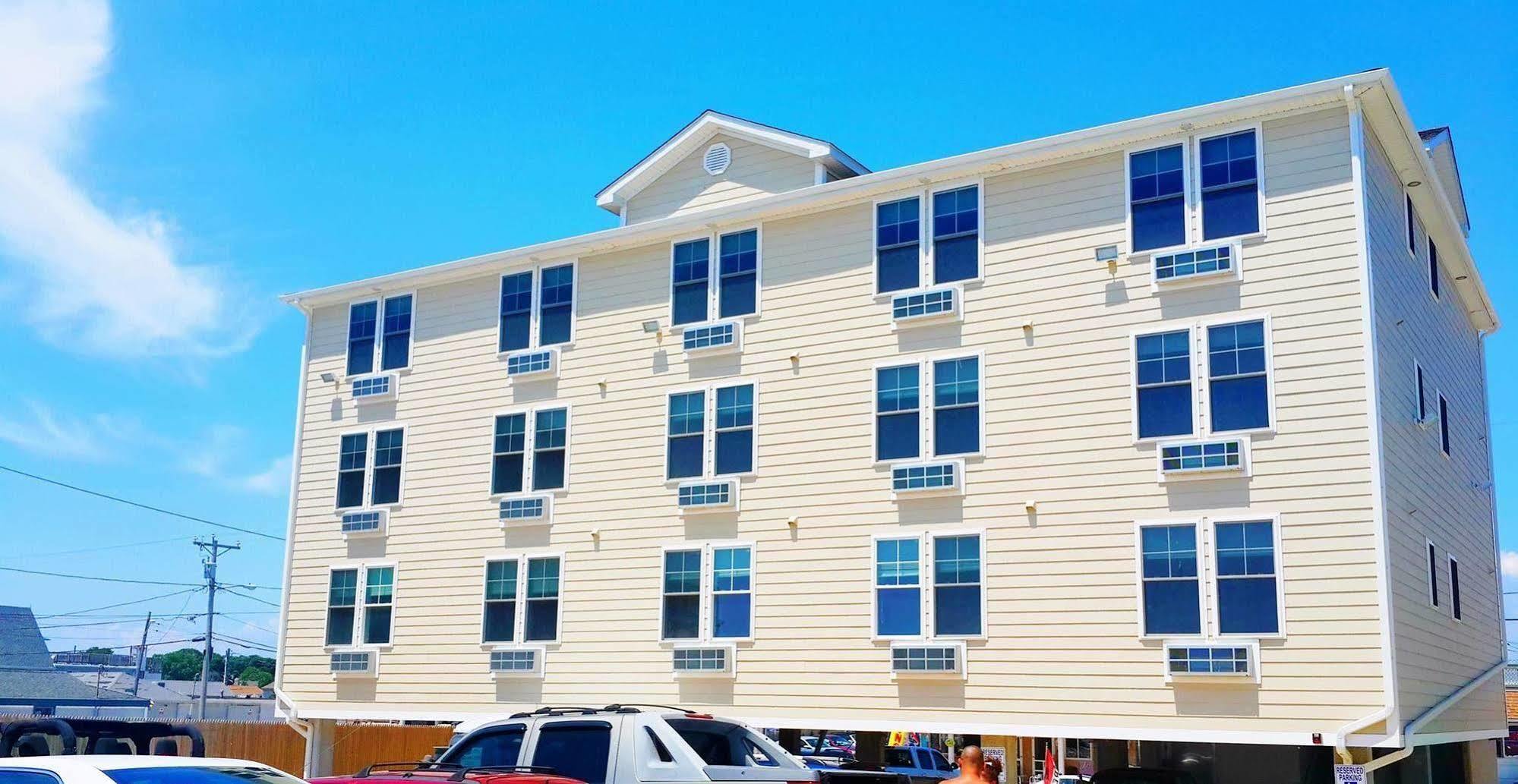 Misquamicut Beach Front Inn Westerly Exterior photo