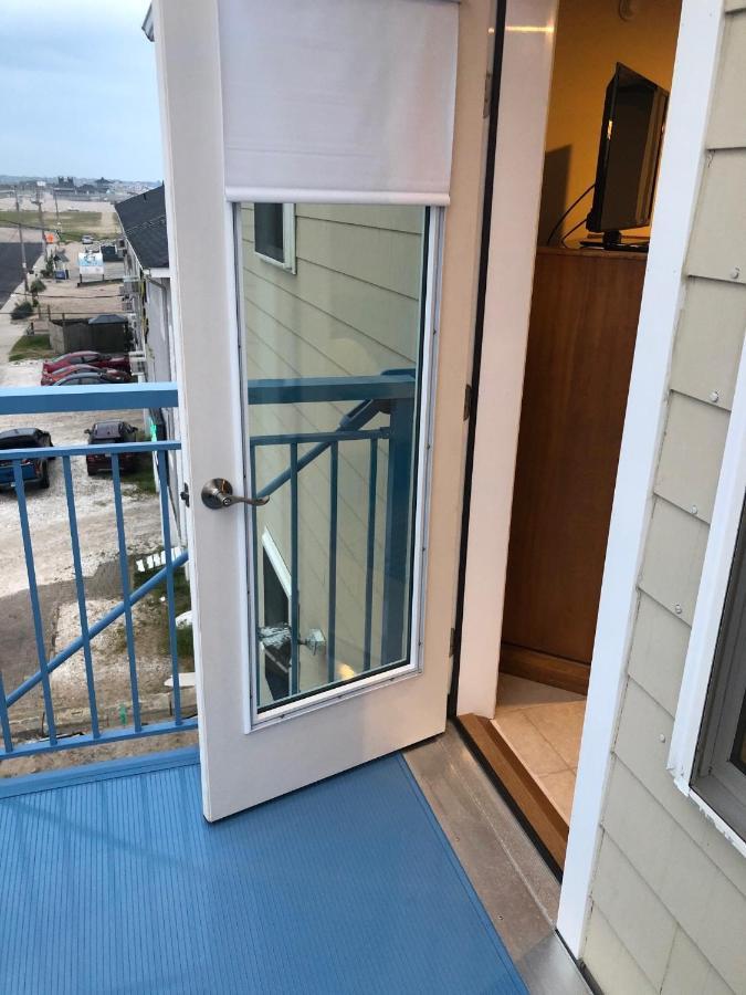 Misquamicut Beach Front Inn Westerly Exterior photo