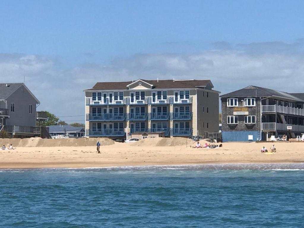 Misquamicut Beach Front Inn Westerly Exterior photo